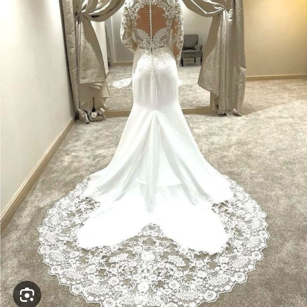 Lightweight, crêpe, long sleeve lace wedding gown ivory - Picture 2 of 15